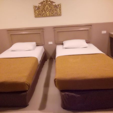 Tongpoon Hotel Бангкок Екстер'єр фото