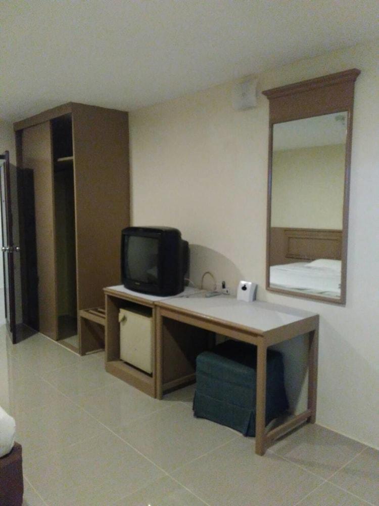Tongpoon Hotel Бангкок Екстер'єр фото