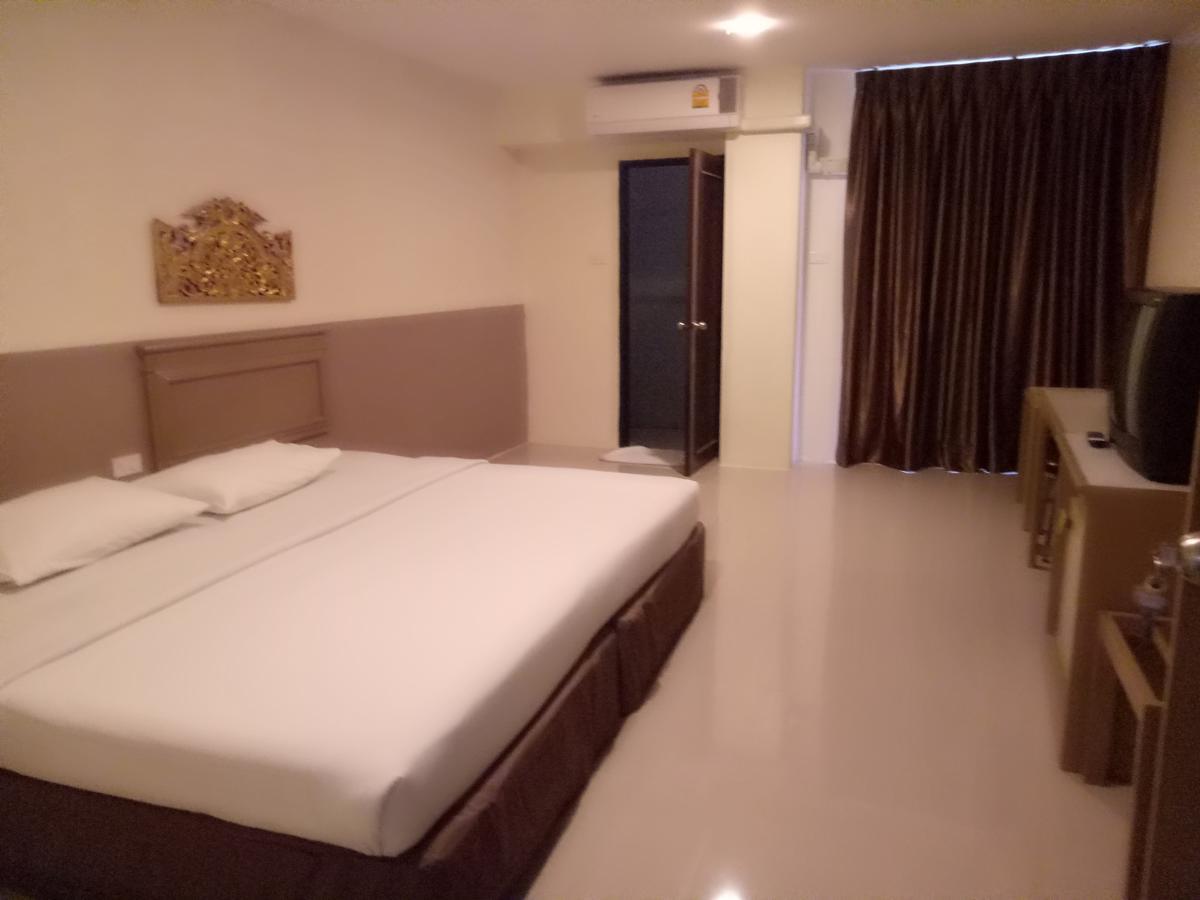 Tongpoon Hotel Бангкок Екстер'єр фото