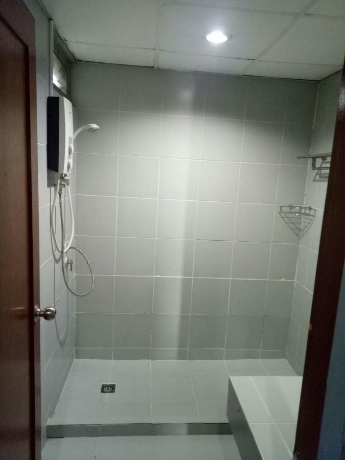 Tongpoon Hotel Бангкок Екстер'єр фото